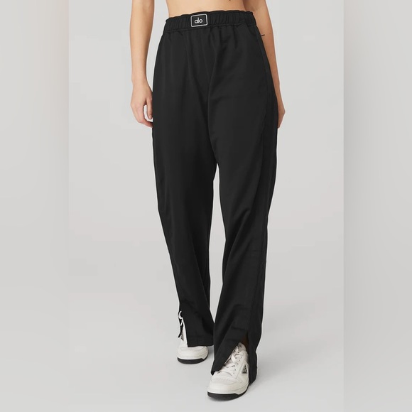 ALO YOGA Prize Winner Pants - Black - Picture 3 of 9